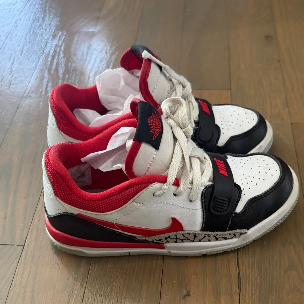 Nike Kids Sneakers White Black Red Low-Top 12c - Picture 8 of 9